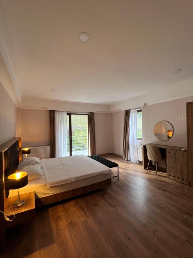 Lileo Inn Hotel Μέστια Εξωτερικό φωτογραφία