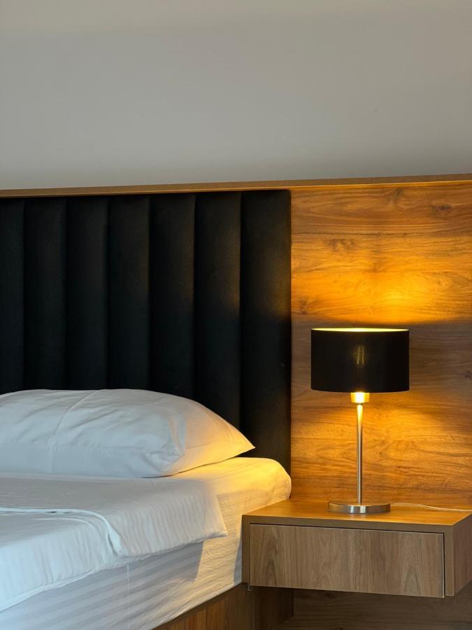 Lileo Inn Hotel Μέστια Εξωτερικό φωτογραφία