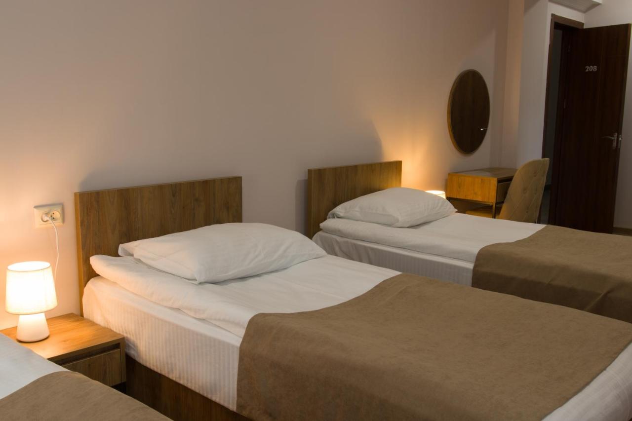 Lileo Inn Hotel Μέστια Εξωτερικό φωτογραφία
